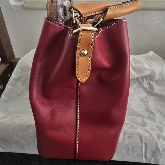 Dooney & Bourke - Picture 3 of 8